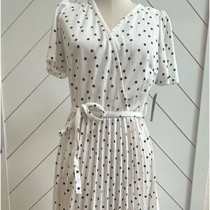 Polka dot white dress- Tag On